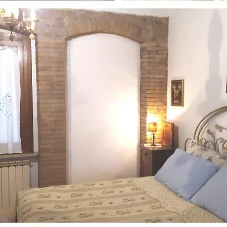 Centro Storico - Vista Su Assisi * Περούτζια