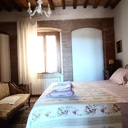 Centro Storico - Vista Su Assisi * Περούτζια